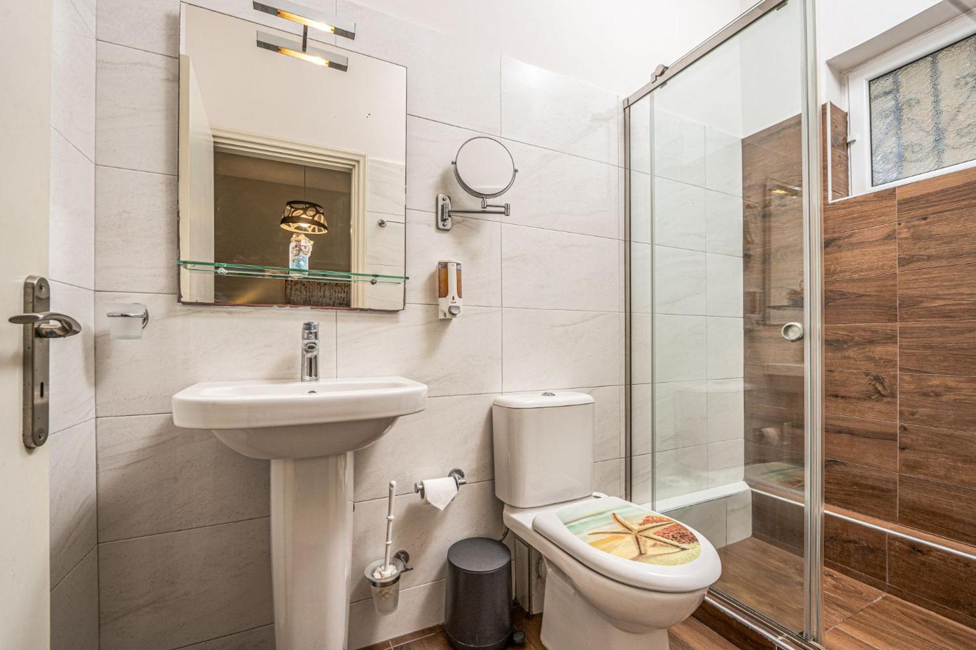 Stathis Beachfront Luxury Rooms Kalamaki  Room photo