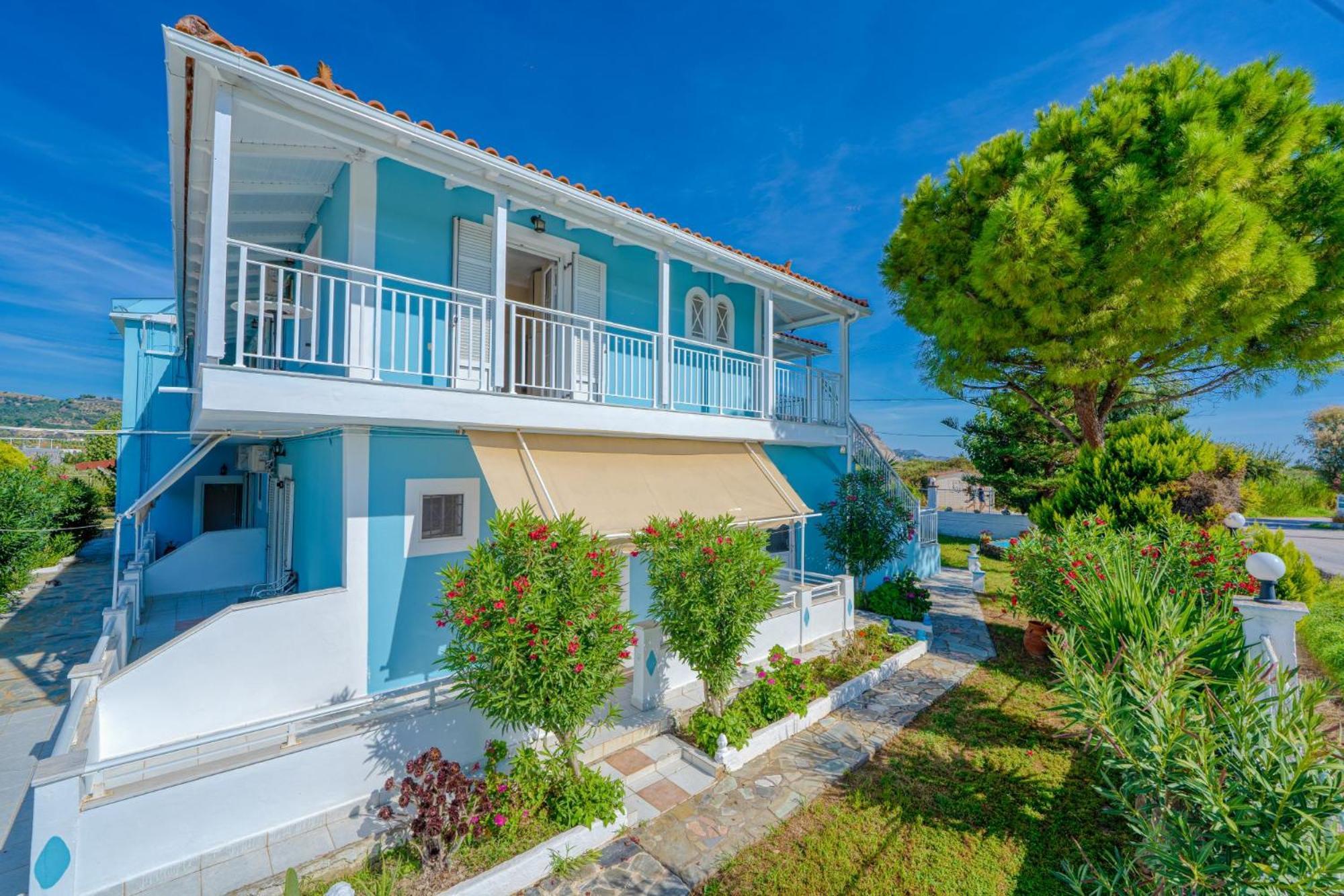 Stathis Beachfront Luxury Rooms Kalamaki  Exterior photo