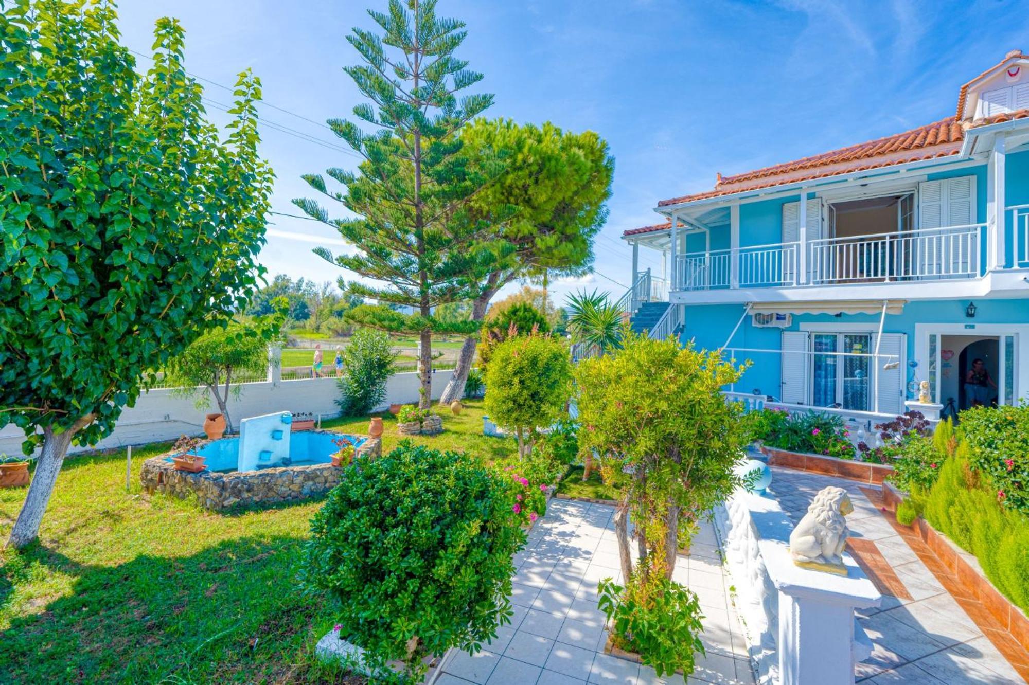 Stathis Beachfront Luxury Rooms Kalamaki  Exterior photo